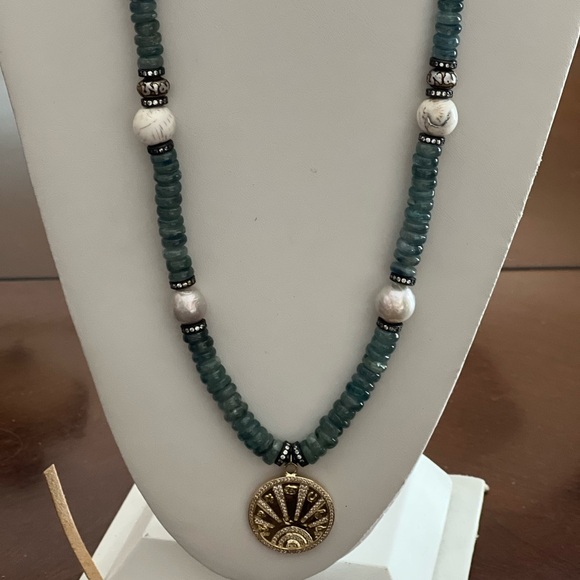 One-of-a-Kind Rare Teal Kyanite Necklace with a lucky charm - Picture 2 of 4